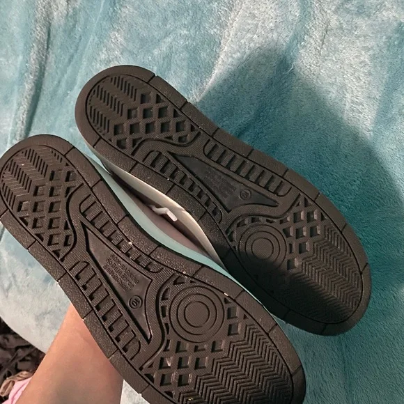 Hello Kitty Sneakers🎀 - Picture 6 of 6